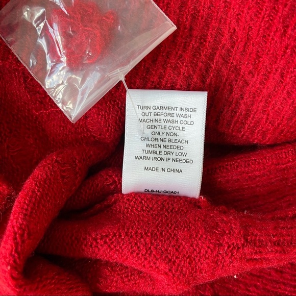 NWOT Gibson Latimer Red Popcorn polka Dot Sweater - Picture 13 of 16